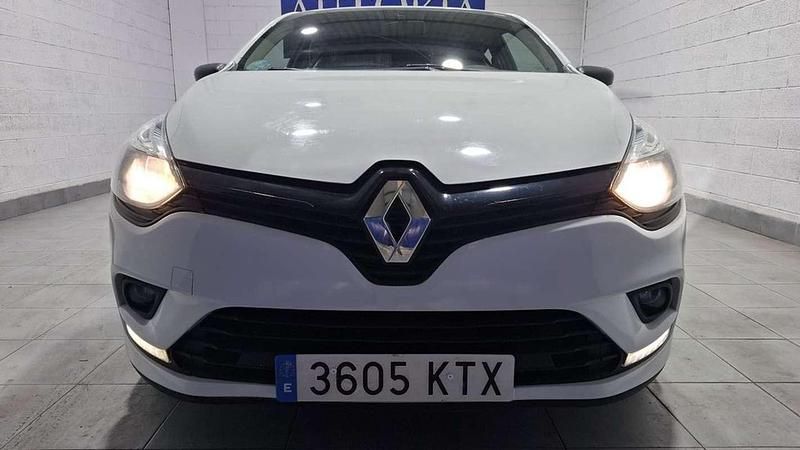 Usado Renault Clio IV 90 CV (66 kW) 2019 Blanco Berlina
