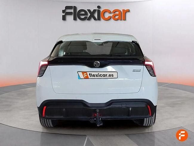 Usado MG MG5 EV 125 kW (170 CV) 2023 Blanco Familiar