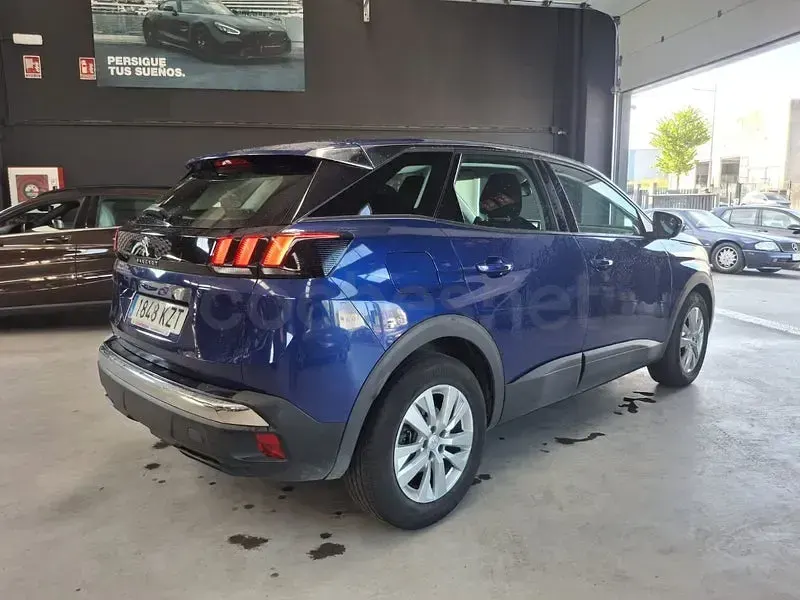 Usado Peugeot 3008 Allure 130 CV (95 kW) 2019 Azul SUV
