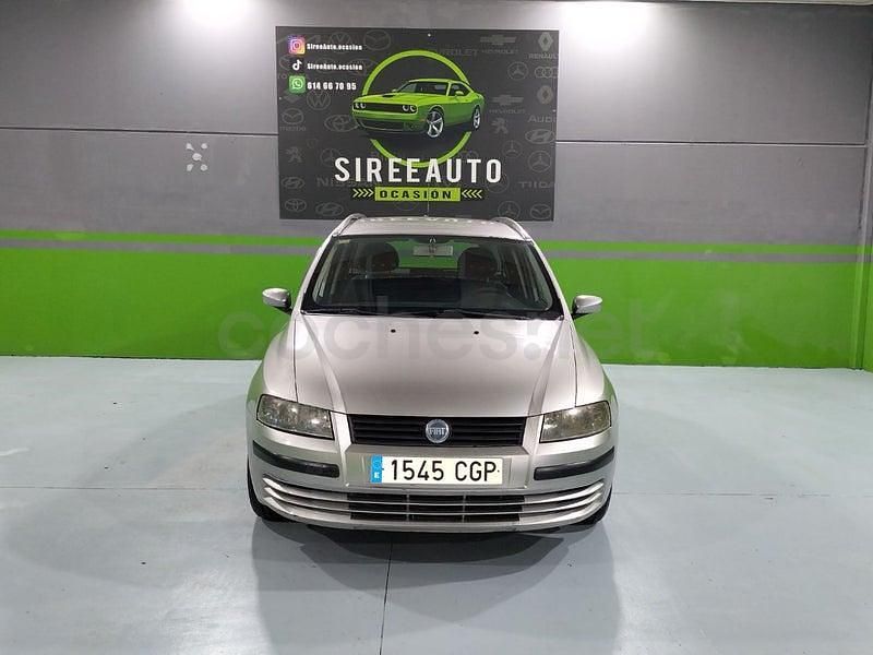 Usado Fiat Stilo Active 100 CV (73 kW) 2004 Gris / plata Familiar