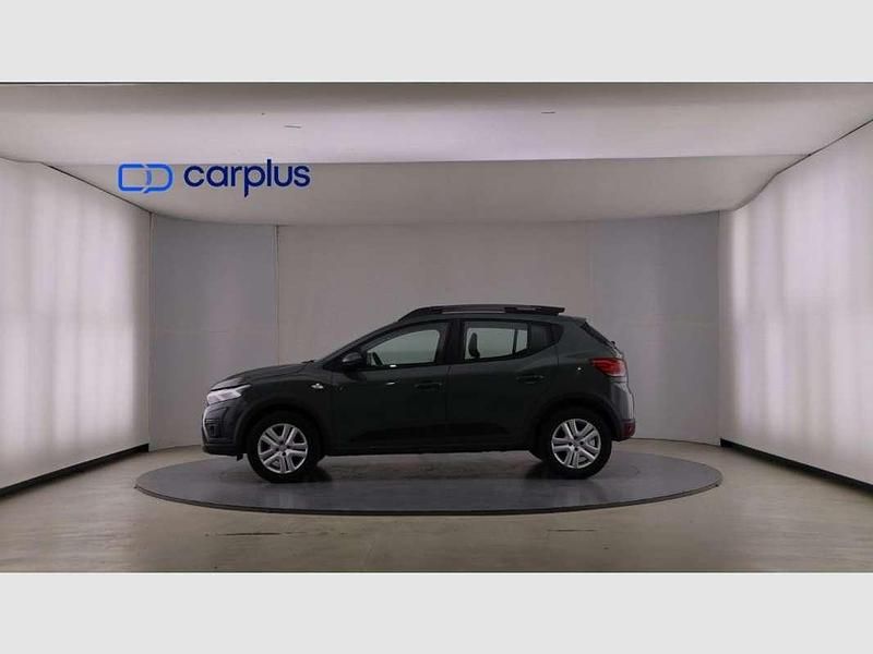 Usado Dacia Sandero Expression 91 CV (66 kW) 2024 Gris Utilitario