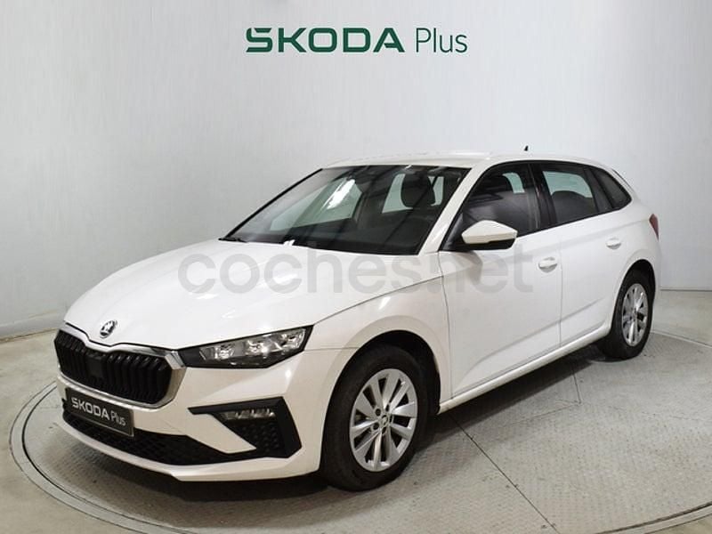 Usado Skoda Scala Essence 95 CV (69 kW) 2024 Blanco Utilitario