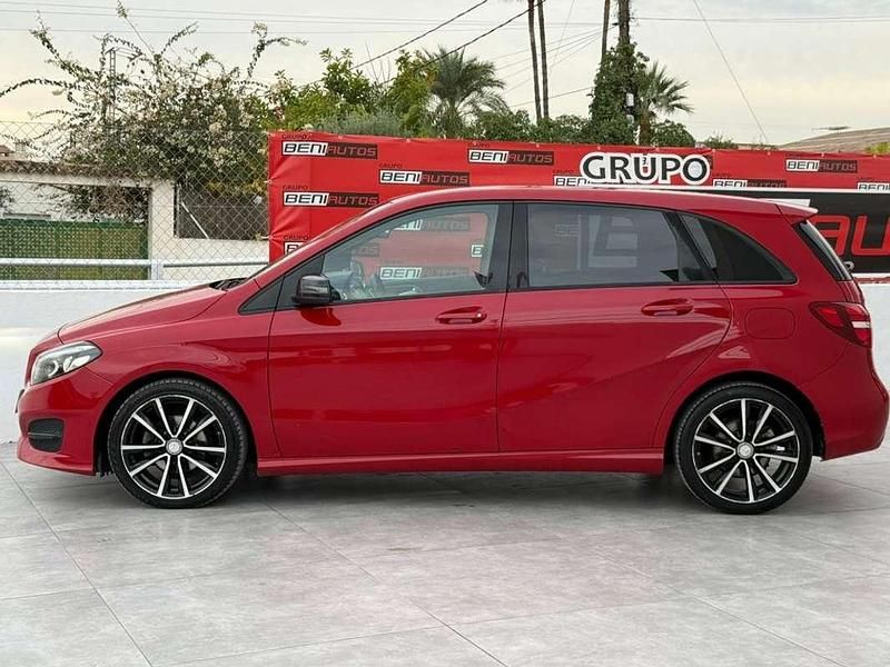 Usado Mercedes B180 109 CV (80 kW) 2016 Rojo Utilitario