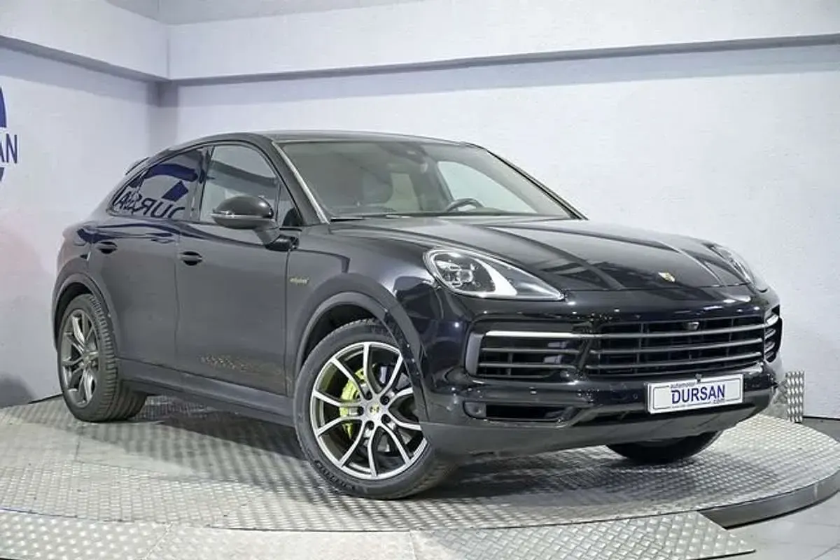 Usado Porsche Cayenne Platinum Edition 470 CV (345 kW) 2023 Negro SUV