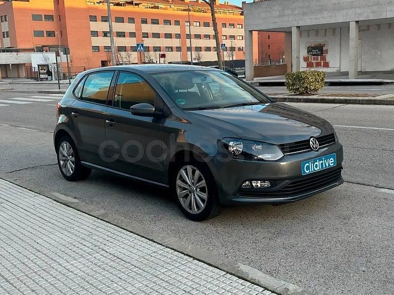 Usado VW Polo Edition 75 CV (55 kW) 2017 Negro Berlina