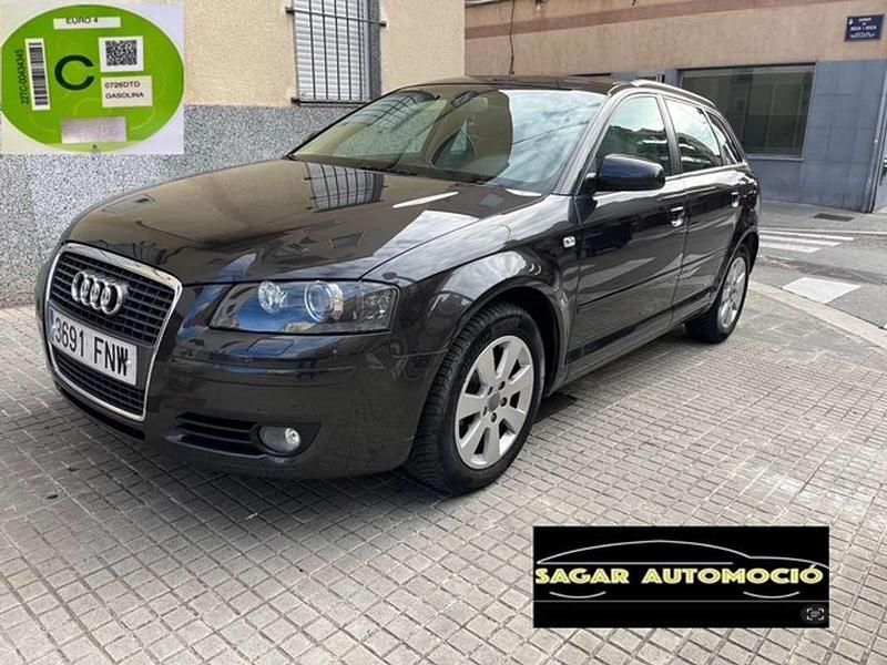 Usado Audi A3 Sportback Ambition 116 CV (85 kW) 2007 Gris Utilitario