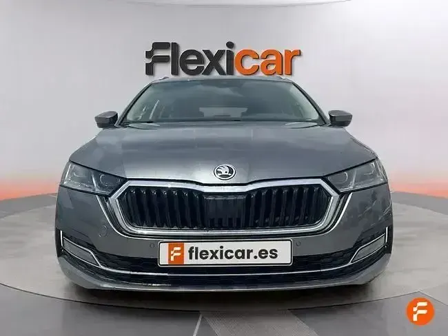 Usado Skoda Octavia Ambition 150 CV (110 kW) 2023 Gris