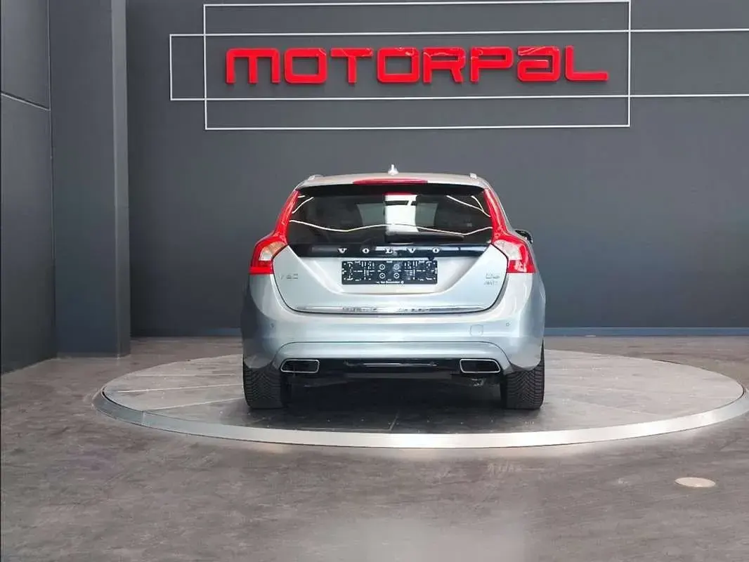 Usado Volvo V60 286 CV (210 kW) 2015 Gris Familiar