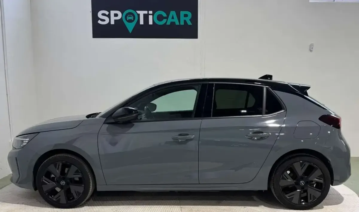 Usado Opel Corsa-e 114 kW (156 CV) 2023 Gris Utilitario