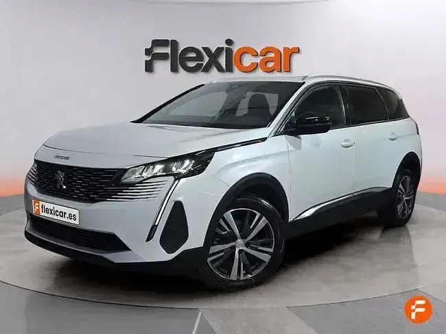 Usado Peugeot 5008 Allure 130 CV (95 kW) 2024 Blanco SUV