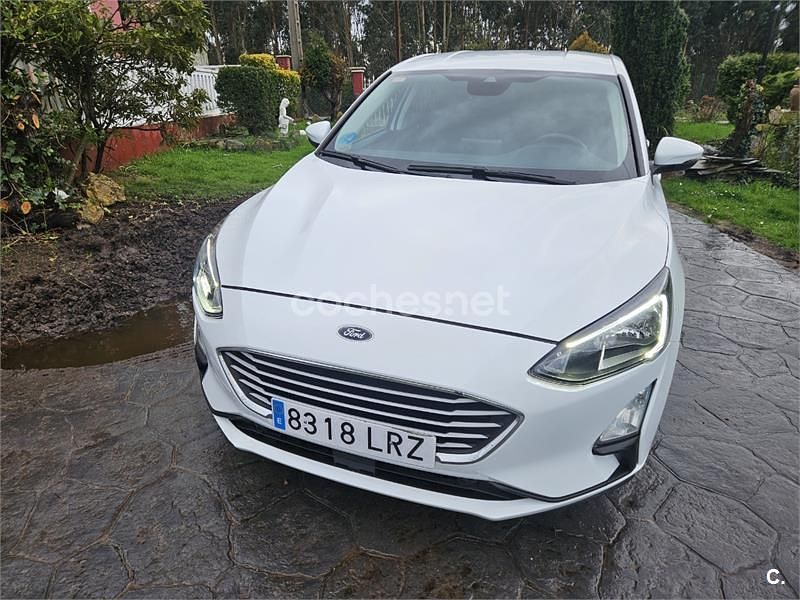 Usado Ford Focus Trend 125 CV (91 kW) 2021 Blanco Berlina
