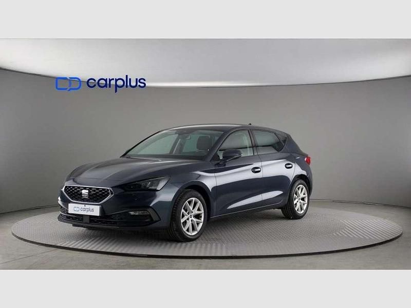 Usado Seat Leon Style 116 CV (85 kW) 2021 Gris Utilitario