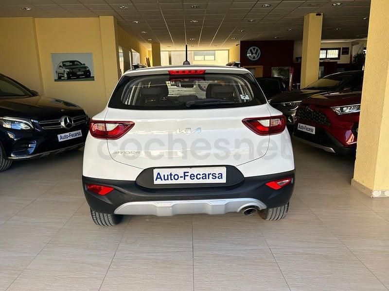 Usado Kia Stonic 84 CV (61 kW) 2021 Blanco SUV