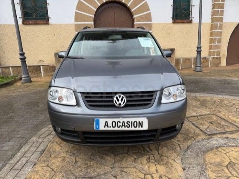 Usado VW Touran Conceptline 102 CV (75 kW) 2005 Gris / plata Monovolumen