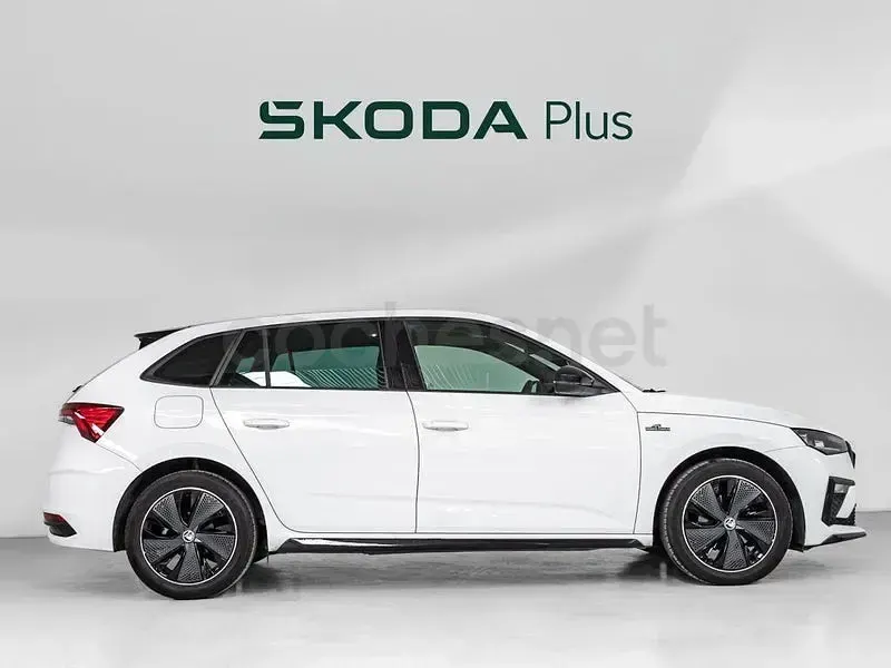 Usado Skoda Scala Monte Carlo 115 CV (84 kW) 2024 Blanco Utilitario