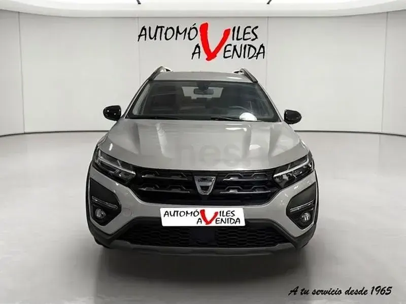 Usado Dacia Jogger Extreme 110 CV (80 kW) 2022 Gris / plata Monovolumen