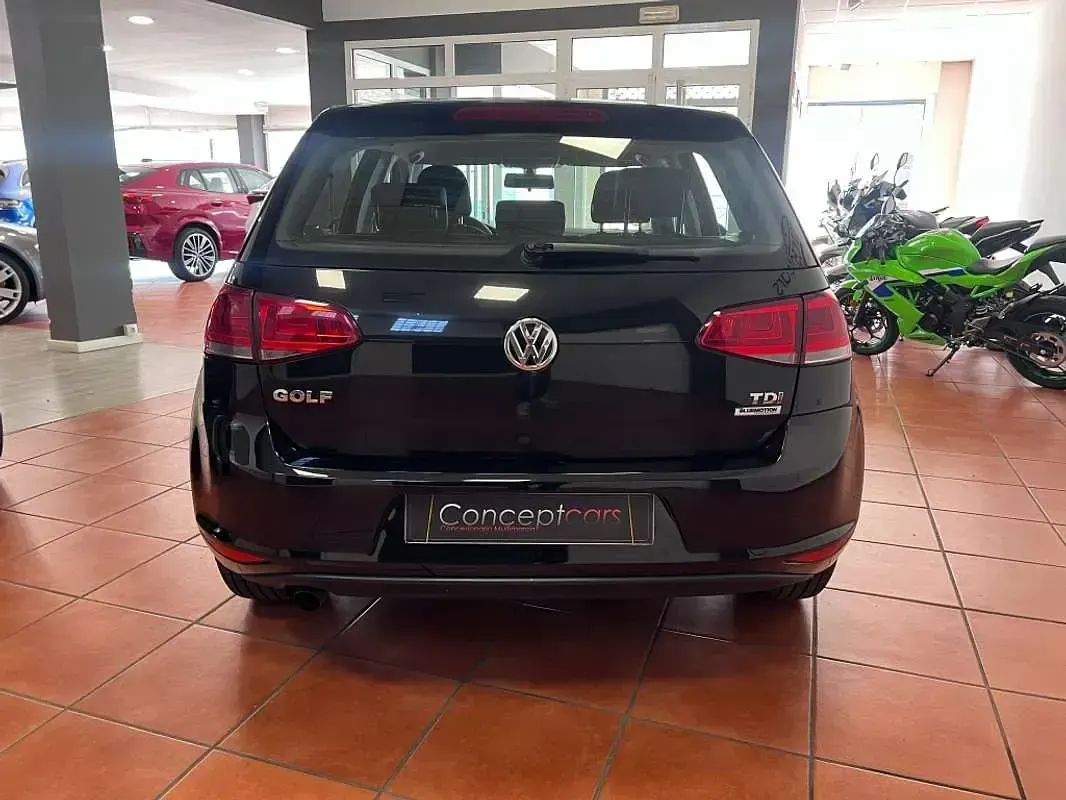 Usado VW Golf VII Advance 105 CV (77 kW) 2015 Negro Utilitario