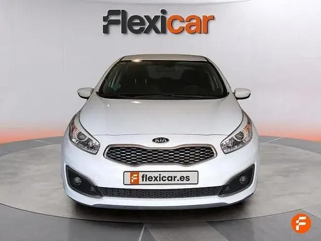 Używany Kia Ceed Plus 100 KM (73 kW) 2018 Biały Hatchback