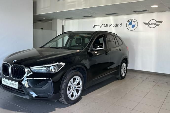 Negro Usado 2021 BMW X1 Executive SUV | 29.901 € (Un poco caro) - Imagen 1/4
