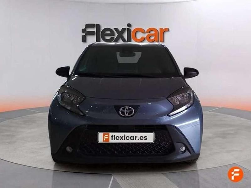 Usado Toyota Aygo X-play 69 CV (50 kW) 2024 Azul Utilitario