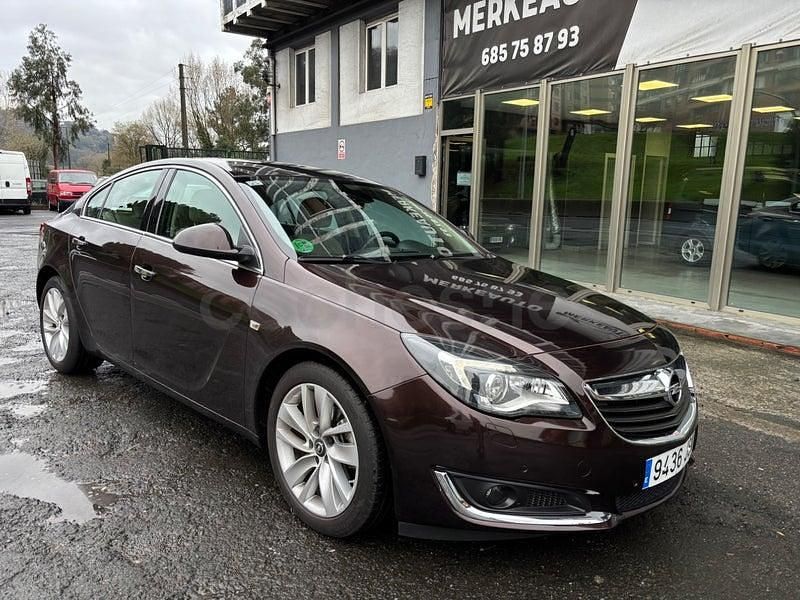 Usado Opel Insignia Eco 136 CV (100 kW) 2016 Marrón Berlina
