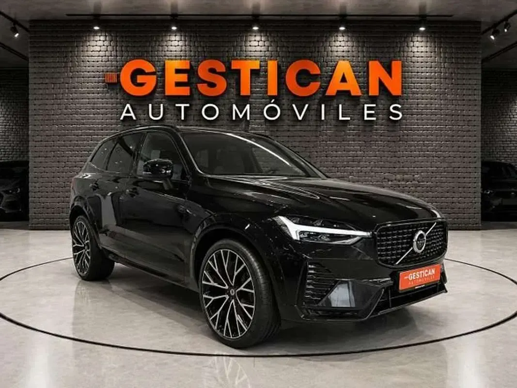 Usado Volvo XC60 R-Design 340 CV (250 kW) 2022 Negro SUV