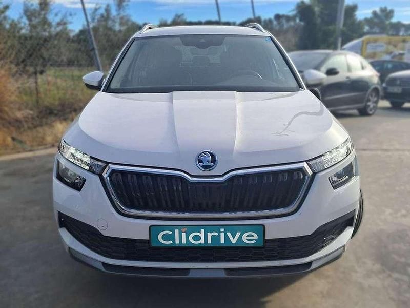 Usado Skoda Kamiq Ambition 116 CV (85 kW) 2022 Blanco SUV
