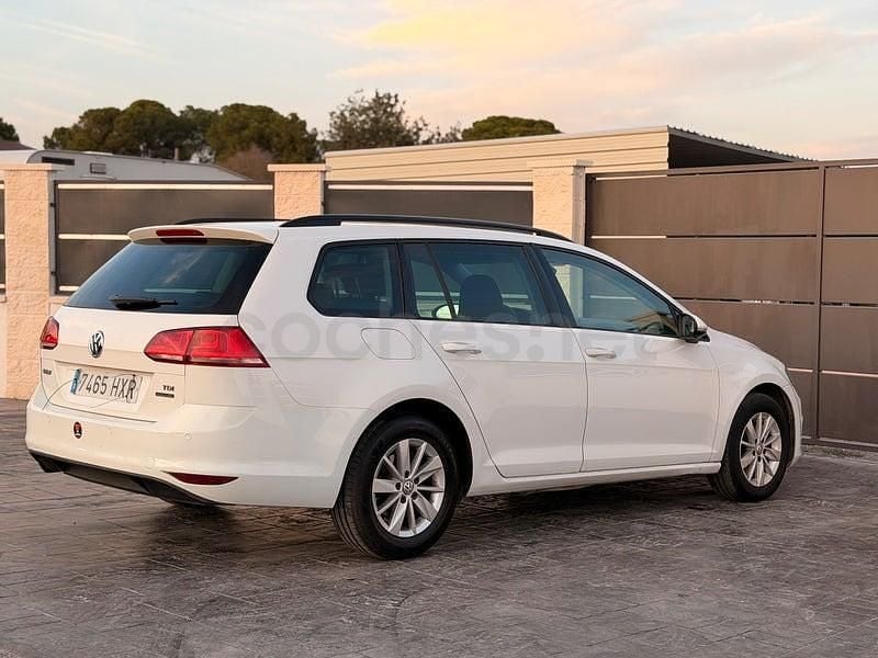 Usado VW Golf Sportsvan Advance 110 CV (80 kW) 2014 Blanco Monovolumen