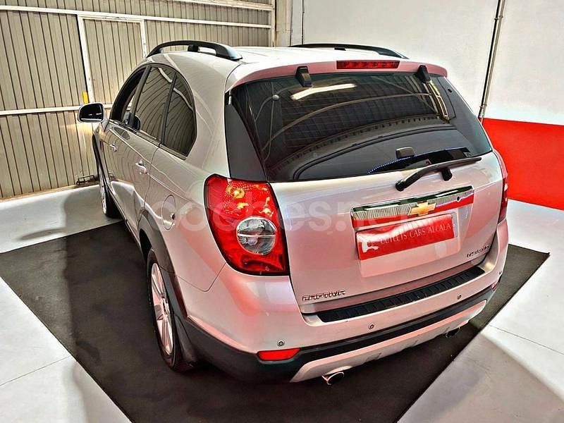 Usado Chevrolet Captiva LT 150 CV (110 kW) 2006 Gris / plata SUV