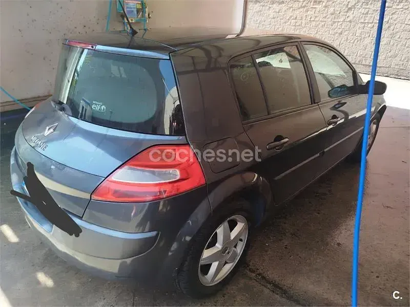 Usado Renault Mégane Dynamique 105 CV (77 kW) 2008 Negro Berlina