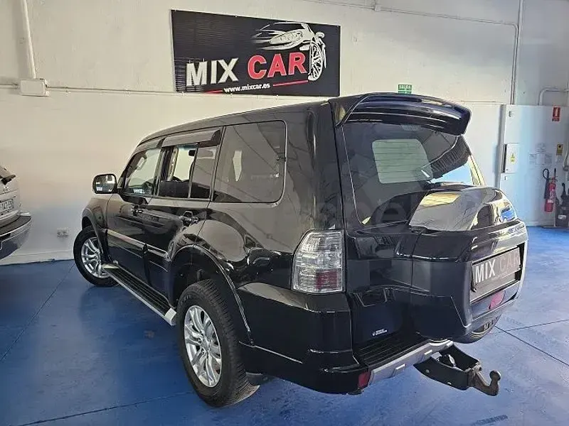 Usado Mitsubishi Montero 200 CV (147 kW) 2015 Negro SUV
