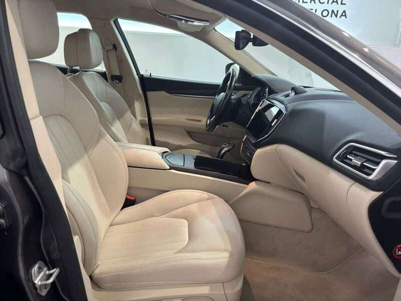 Usado Maserati Ghibli 330 CV (242 kW) 2021 Beige Coupe