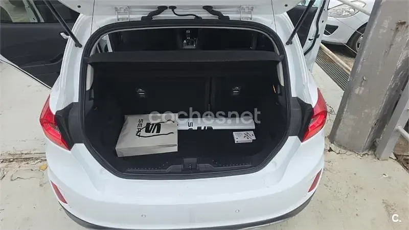 Usado Ford Fiesta Active 100 CV (73 kW) 2018 Blanco Utilitario