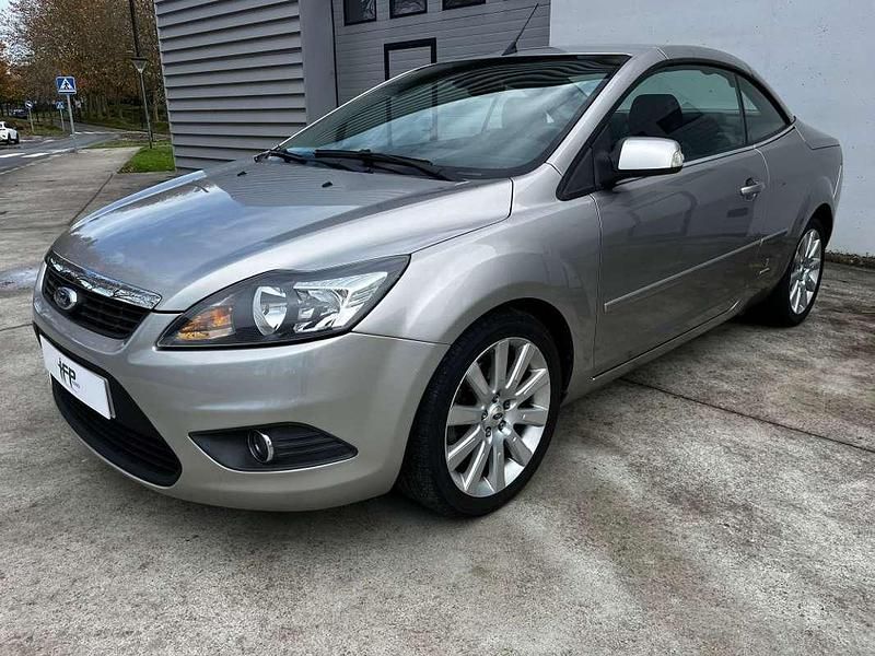 Usado Ford Focus Cabriolet Titanium 136 CV (100 kW) 2009 Gris Descapotable
