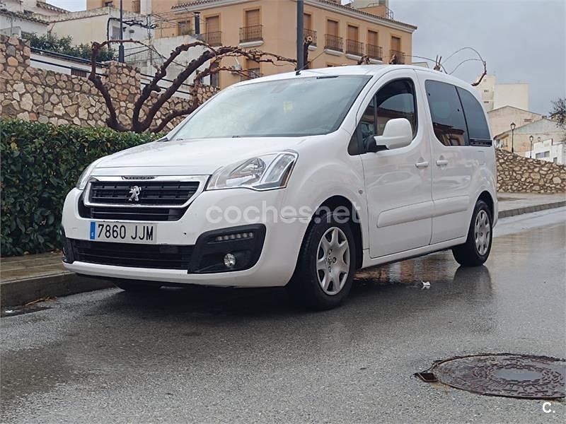 Usado Peugeot Partner Tepee Outdoor 100 CV (73 kW) 2015 Blanco Monovolumen