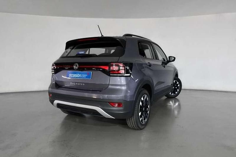 Usado VW T-Cross 95 CV (69 kW) 2023 Gris SUV