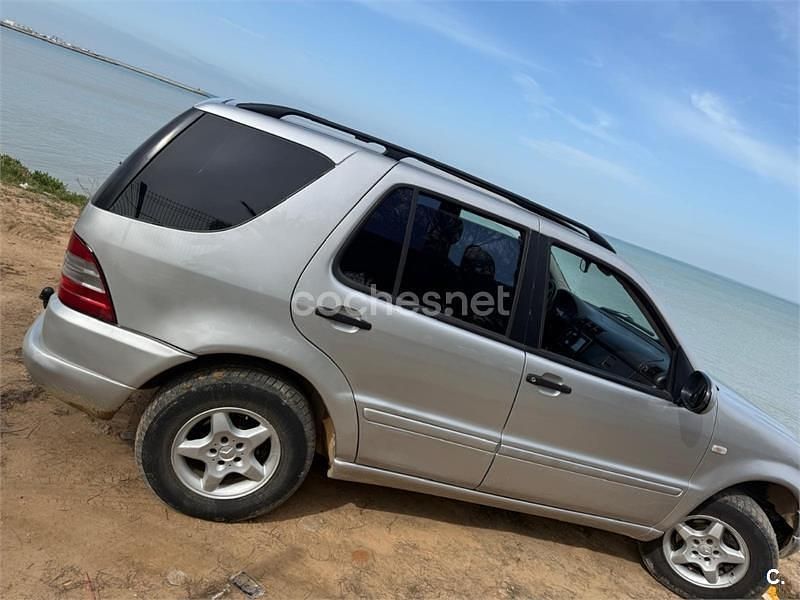 Usado Mercedes ML320 218 CV (160 kW) 2000 Gris / plata SUV