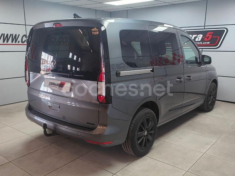 Usado VW Caddy 122 CV (89 kW) 2023 Gris / plata Monovolumen