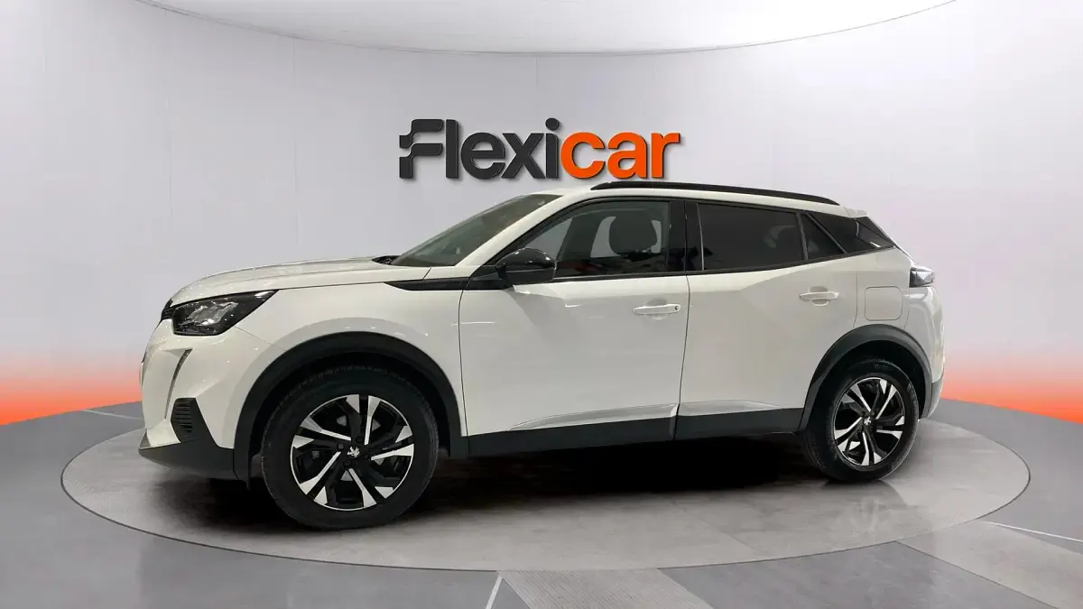 Usado Peugeot 2008 Allure 110 CV (80 kW) 2022 Blanco SUV