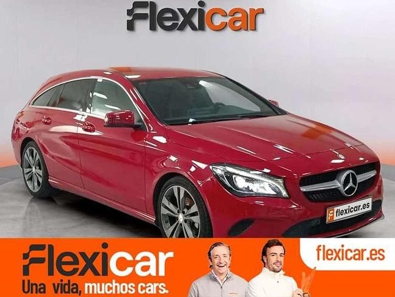 Rojo Usado 2017 Mercedes CLA200 Shooting Brake Familiar | 17.890 € (Buen precio) - Imagen 1/4