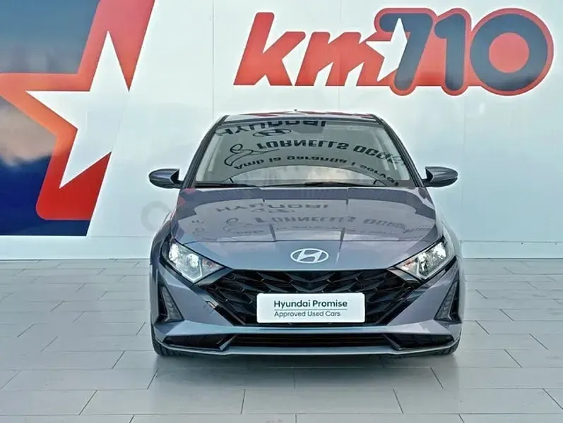 Usado Hyundai i20 100 CV (73 kW) 2025 Azul Utilitario