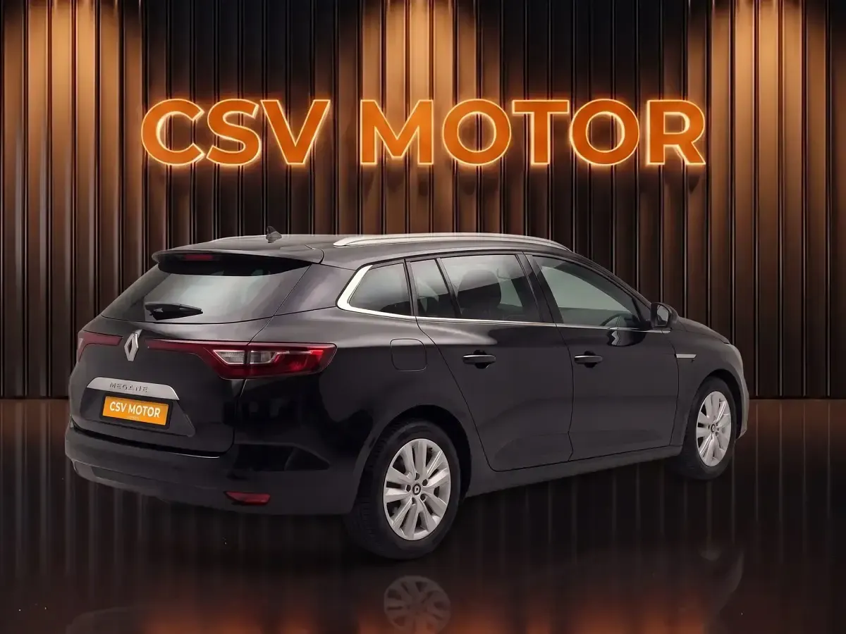 Usado Renault Mégane IV Business 160 CV (117 kW) 2022 Negro Familiar