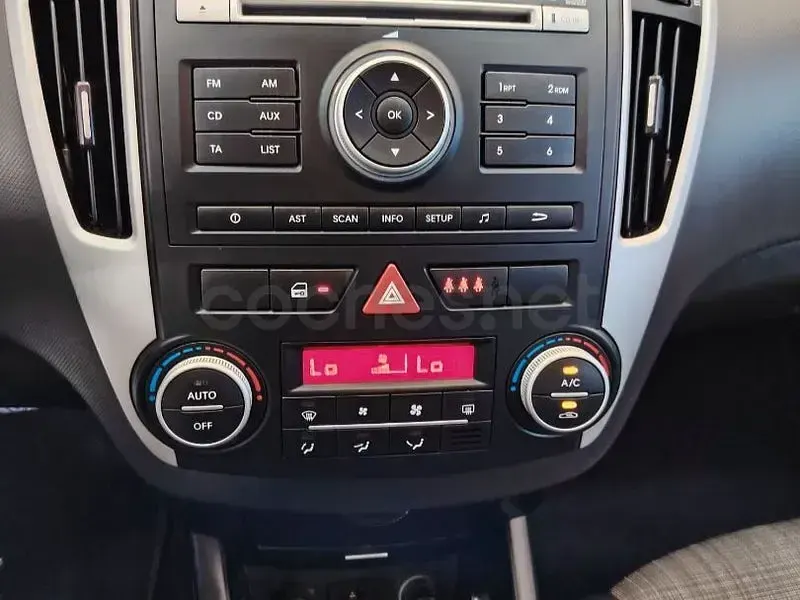 Usado Kia ProCeed Plus 90 CV (66 kW) 2012 Gris / plata Utilitario