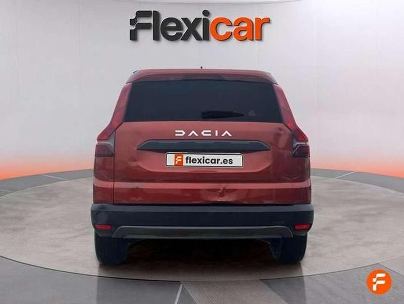 Usado Dacia Jogger Expression 110 CV (80 kW) 2024 Rojo Monovolumen