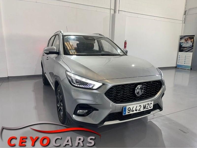 Usado MG ZS Luxury 106 CV (77 kW) 2025 Gris / plata SUV