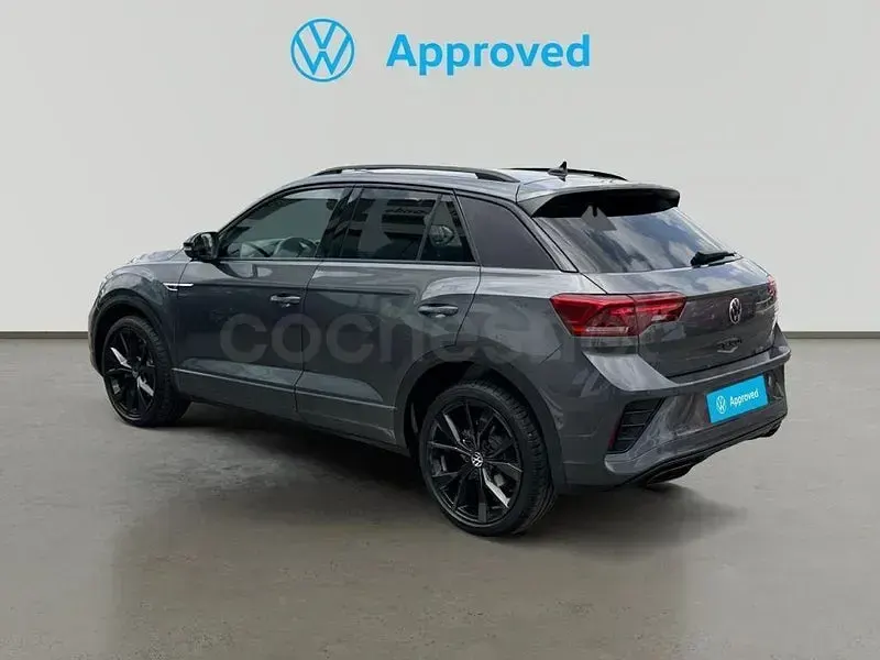 Usado VW T-Roc R-line 150 CV (110 kW) 2025 Gris / plata SUV