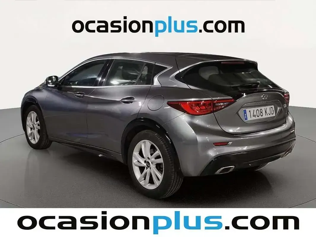 Usado Infiniti Q30 Premium 109 CV (80 kW) 2018 Gris Utilitario