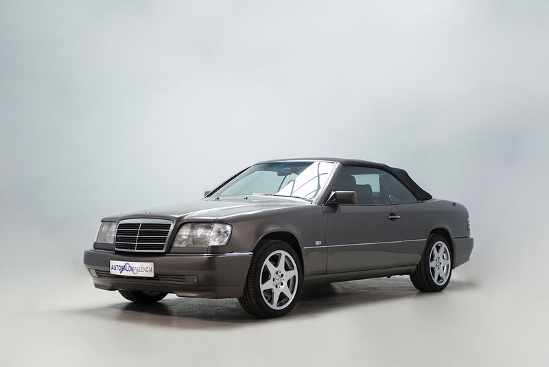 Usado Mercedes E300 220 CV (161 kW) 1992 Marron Descapotable