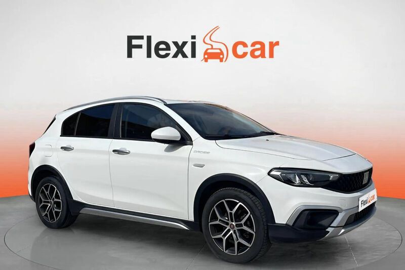 Blanco Usado 2023 Fiat Tipo Cross Berlina | 17.990 € (Precio justo) - Imagen 1/4