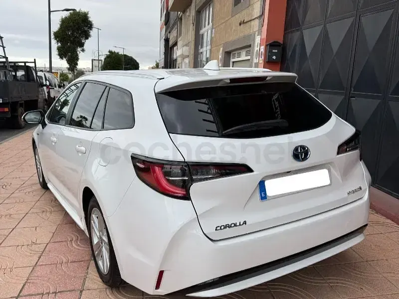 Usado Toyota Corolla Active 122 CV (89 kW) 2022 Blanco Familiar